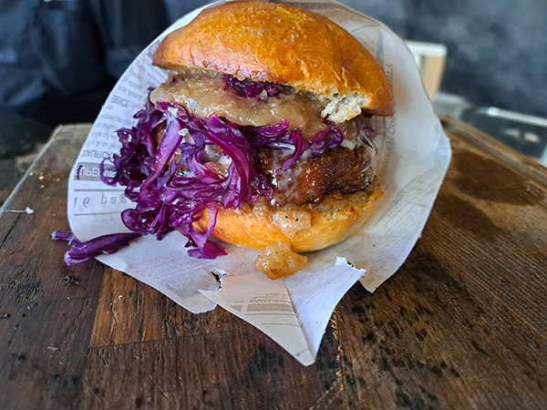 Smash-Burger mit Rotkraut