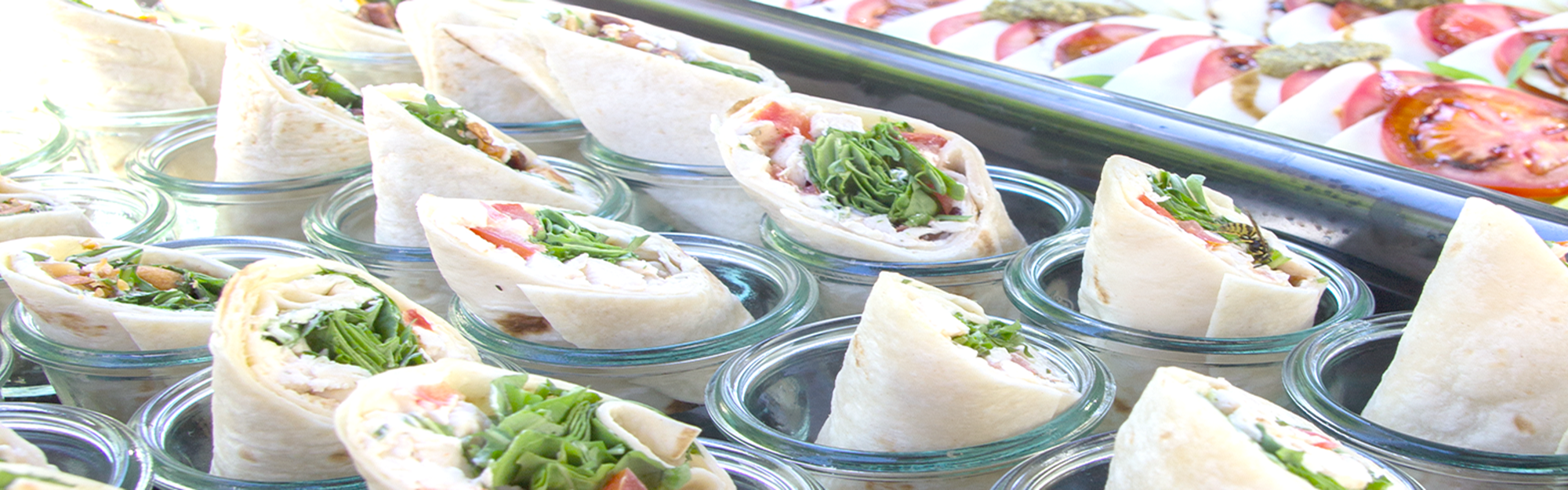 Canape Wraps auf dem Tablett
